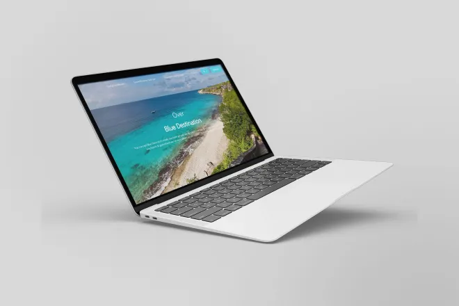 De WordPress website voor Blue Destination op een laptop